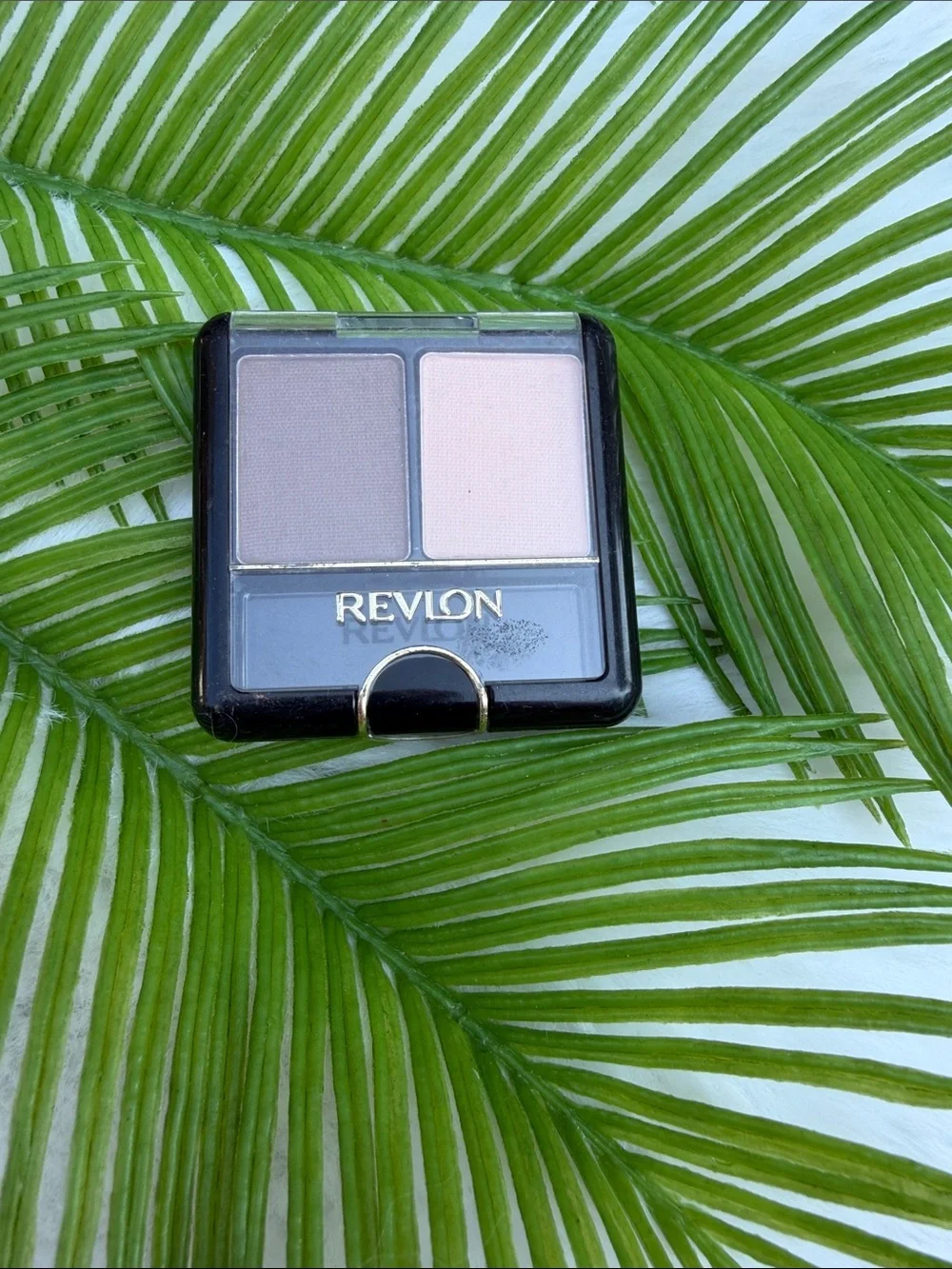 Vintage Revlon Wet/Dry Eyeshadow Duo in Flesh Tones